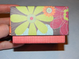 How to make a small gift box with a taller bottom