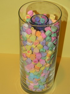 How to make a vase with conversation hearts