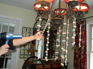 How to decorate your chandelier for Valentine's Day