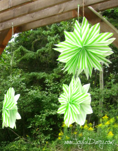 fairy party decorations-martha stewart paper bag star bursts.jpg PZ