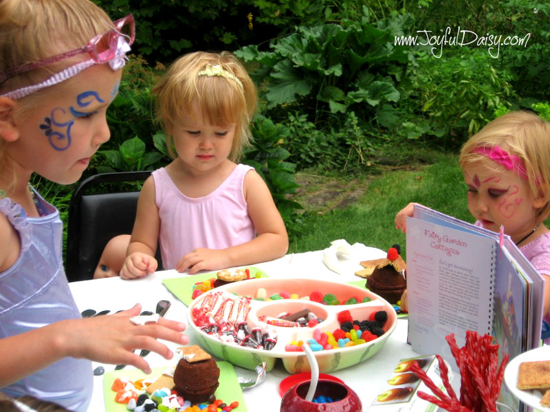 fairy party ideas - edible fairy garden cottages.jpg PZ