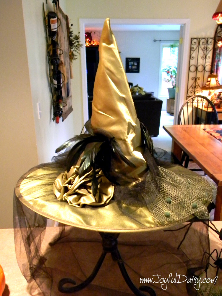 HOW TO MAKE A WITCH HAT CENTERPIECE STEP 2