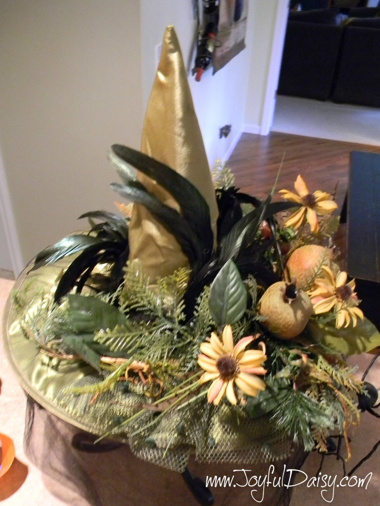 HOW TO MAKE A WITCH HAT CENTERPIECE STEP 3