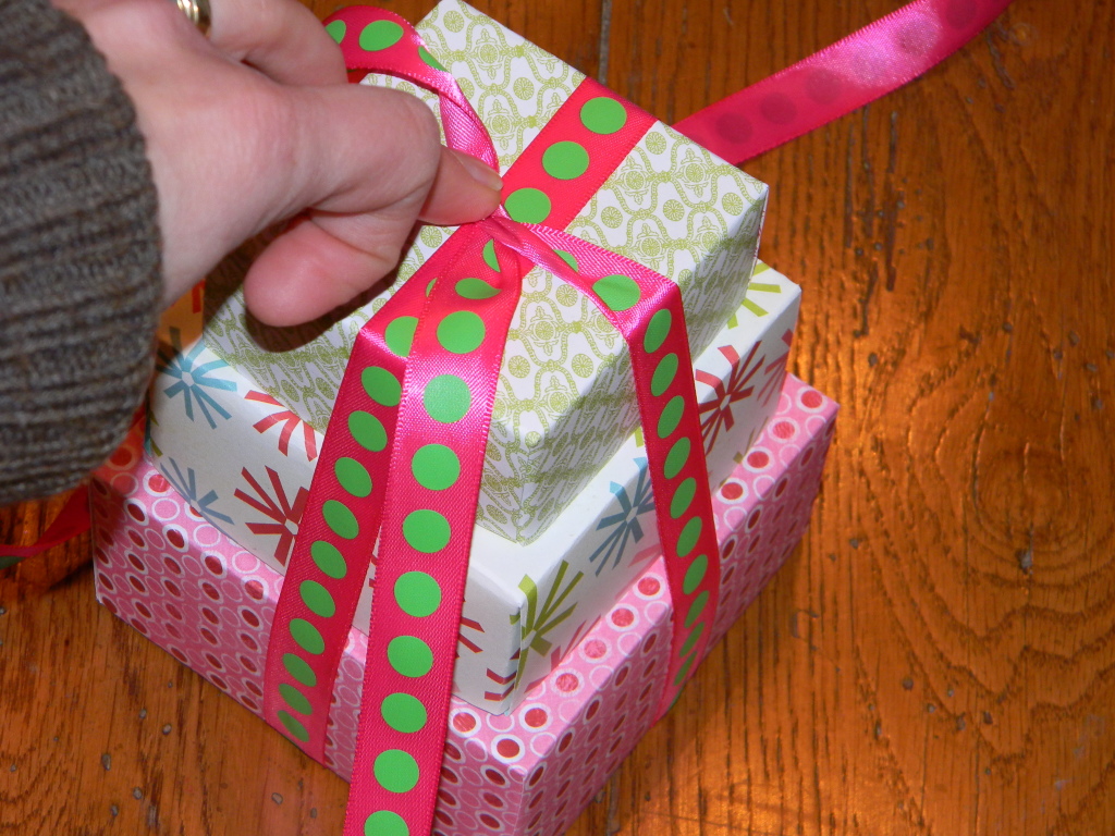 how to wrap presents