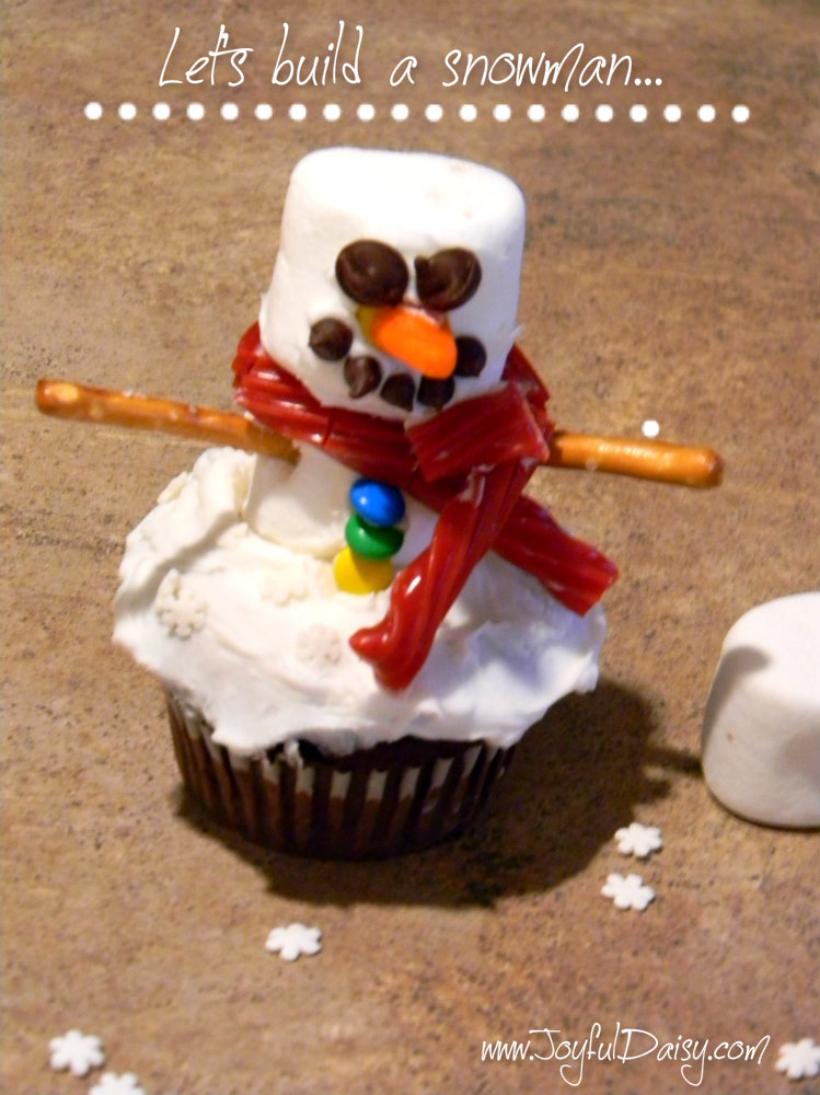 snowman cupcake- fudge & marshmallow