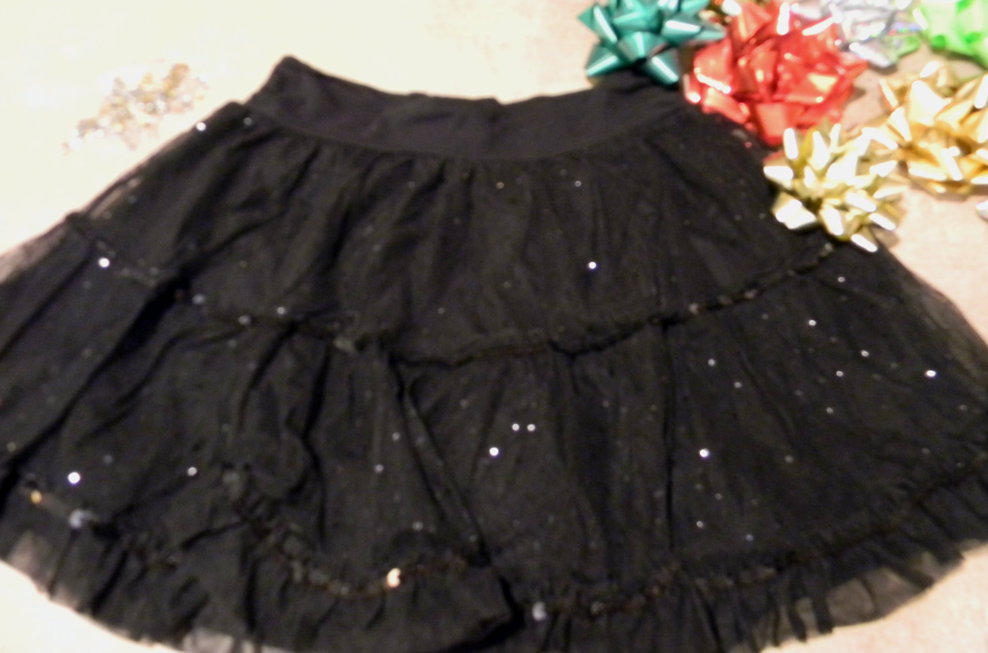 Deck Your Fashions with a CHRISTMAS BOW SKIRT - JOYFUL DAISY